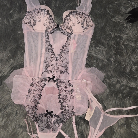 Victoria's Secret Pink Tulle Lingerie Set - Picture 1 of 7